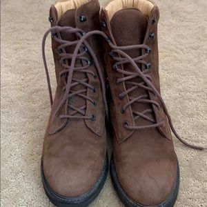 Rockport women’s brown suede boots size 11M